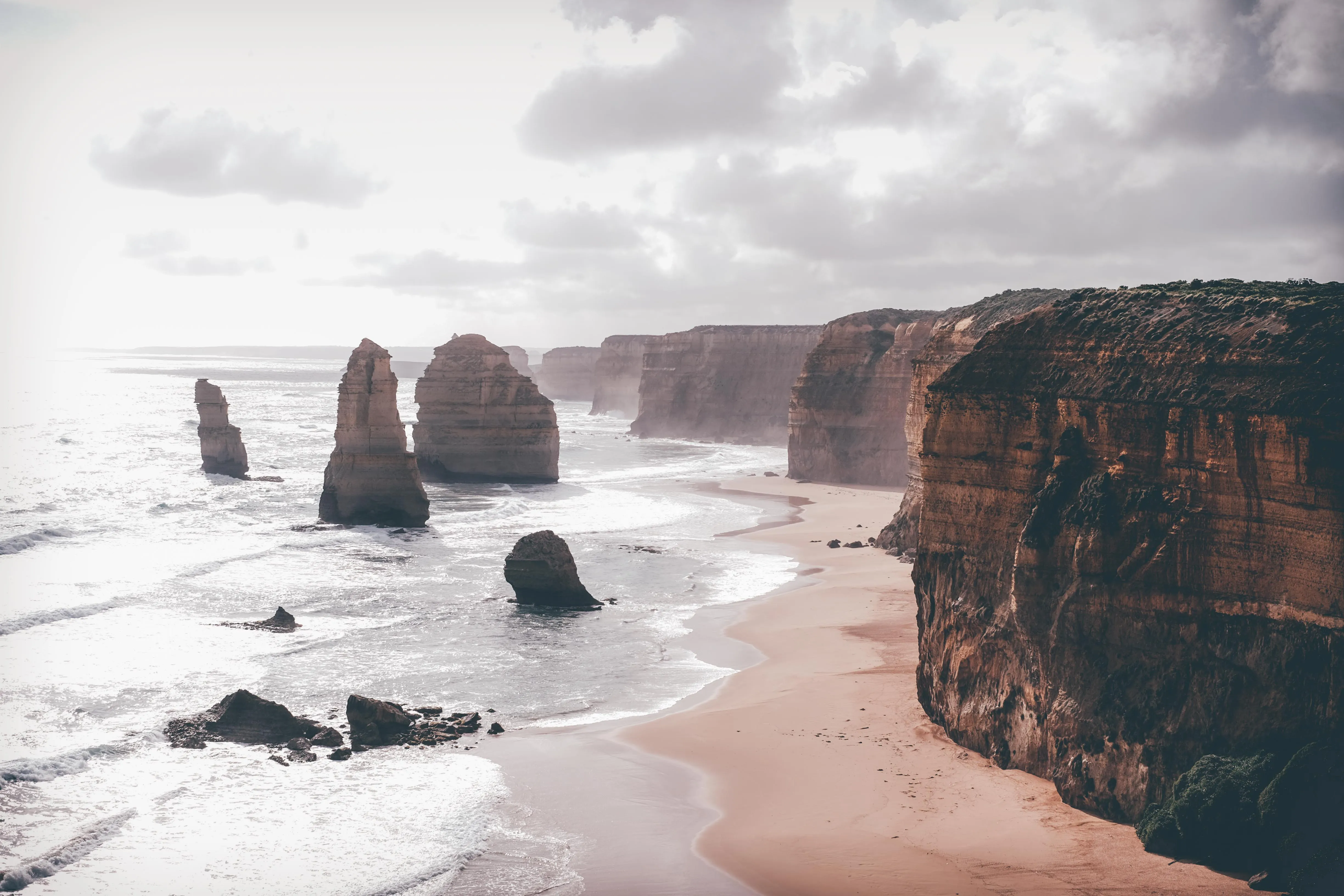 The Twelve Apostles, Vic